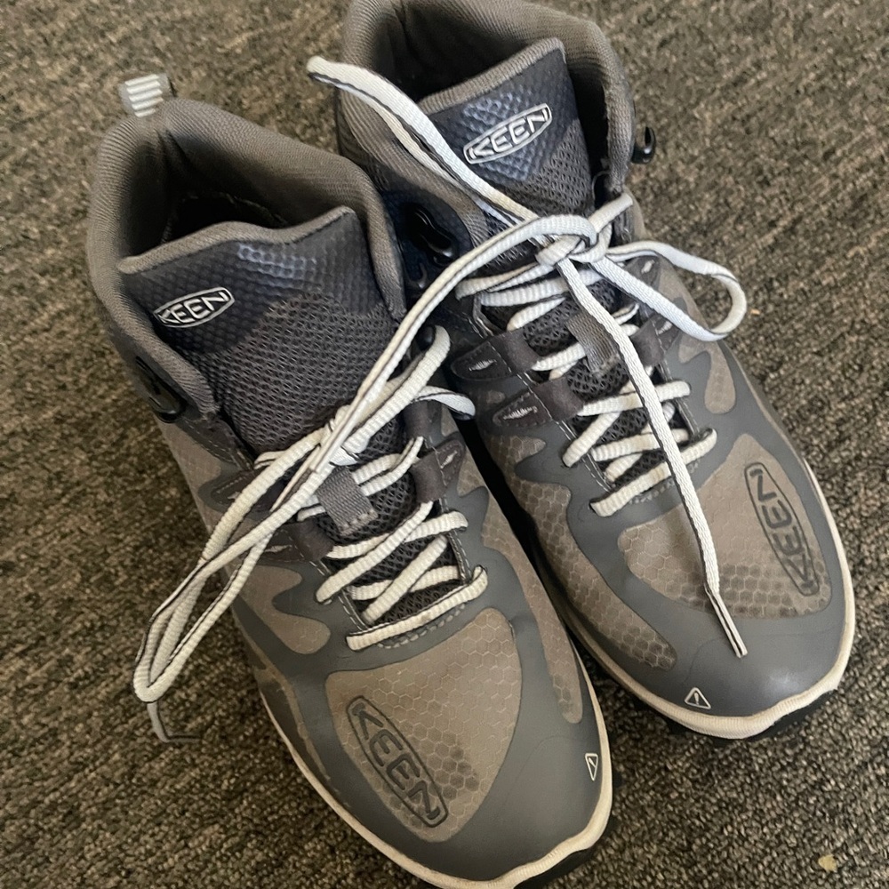 KEEN Women's Zionic Mid Height Waterproof Hiking Boots Steel Grey/Magnet US Sz 8 - Picture 3 of 12